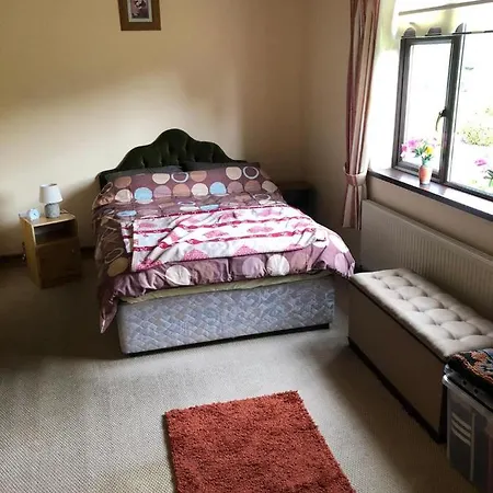 2-bedroom House Located In Castlefore *
