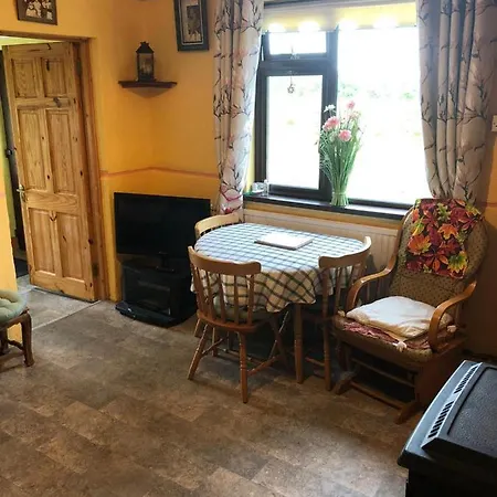2-bedroom House Located In Castlefore *